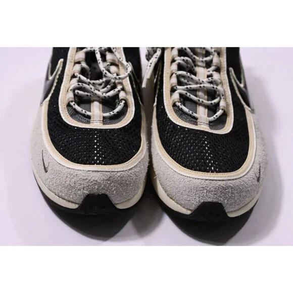 Nike x Undefeated Phantom Sneakers Style HV4847-001 in Black - Picture 4 of 10